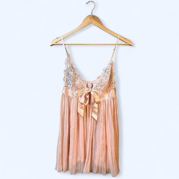 Vintage Victoria’s Secret Women’s Large Pale Link Lingerie Dress Top - Picture 1 of 8